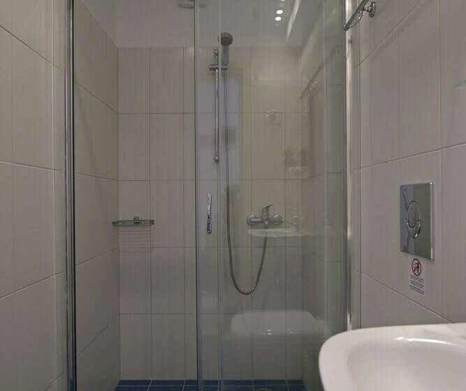 חדר סטנדרט יחיד, Zeus