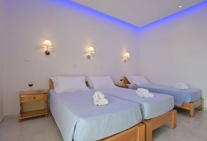 חדר סטנדרט לשלושה, Zeus