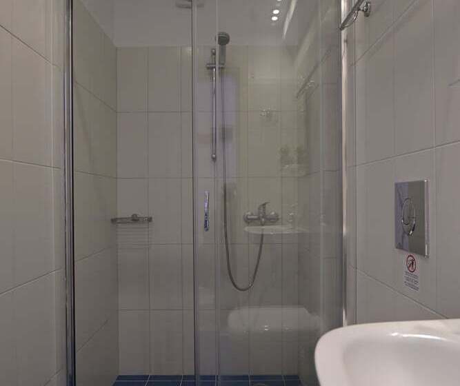 חדר סטנדרט יחיד, Zeus