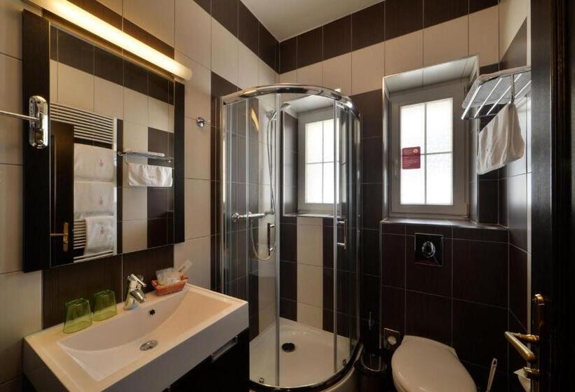 주니어 스위트, Berg