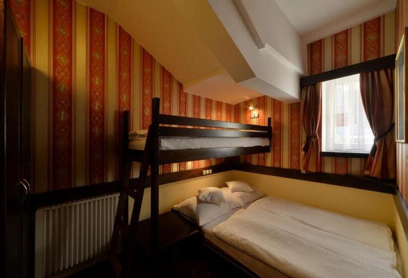 주니어 스위트, Berg