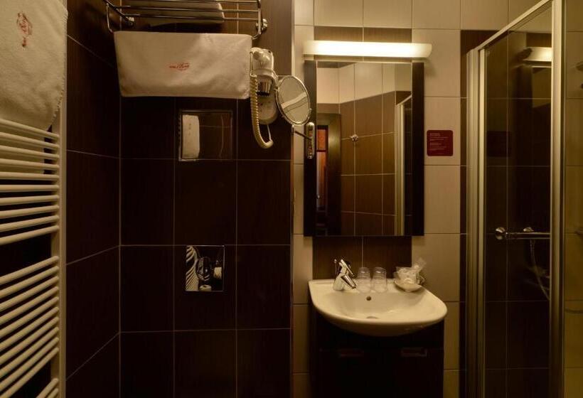 스탠다드 싱글 룸, Berg