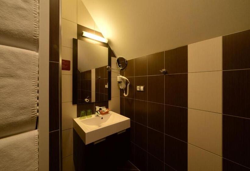 발코니가 있는 스위트, Berg