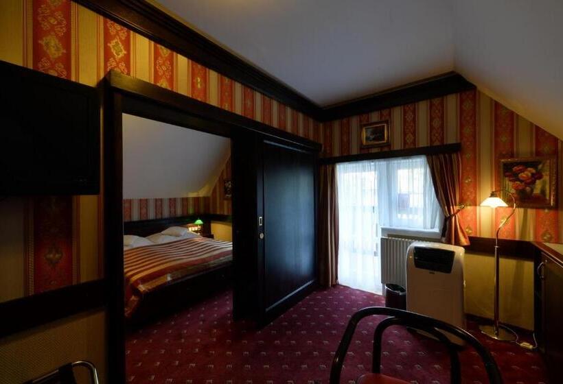 발코니가 있는 스위트, Berg