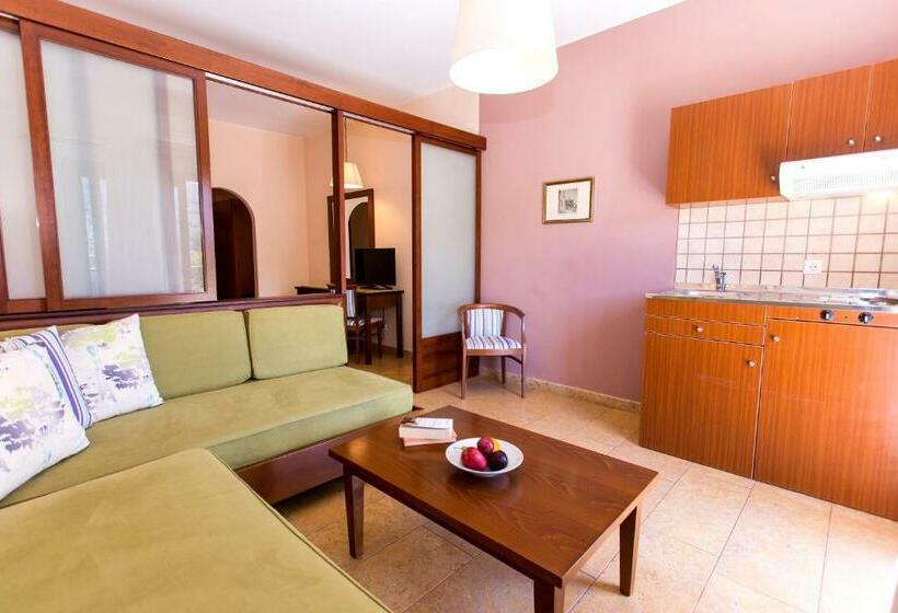 Четырехместный Номер Стандарт, Dracos