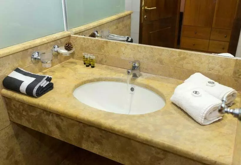 Habitació Quàdruple Estàndard, Dracos