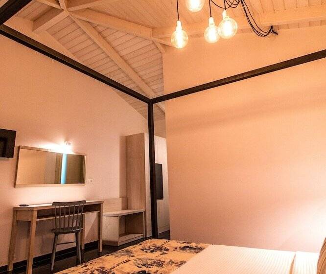 Номер Deluxe, Dracos