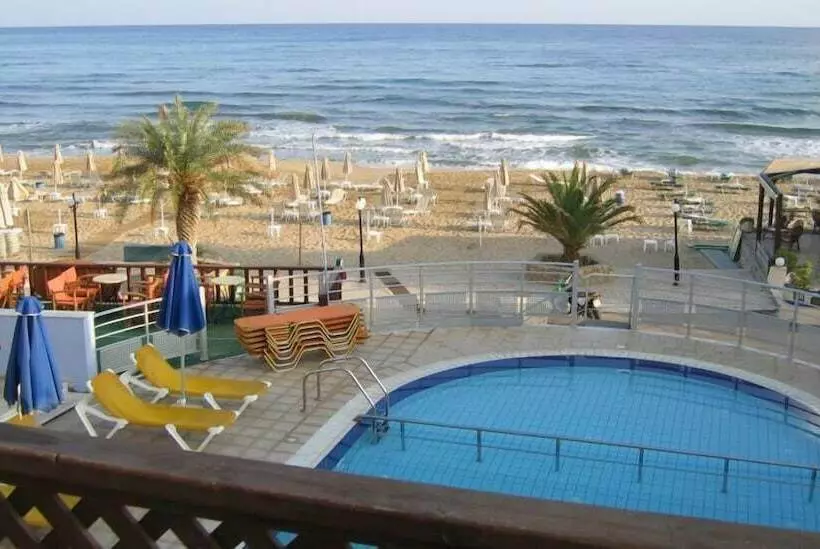 Studio Standard, Eleni Beach