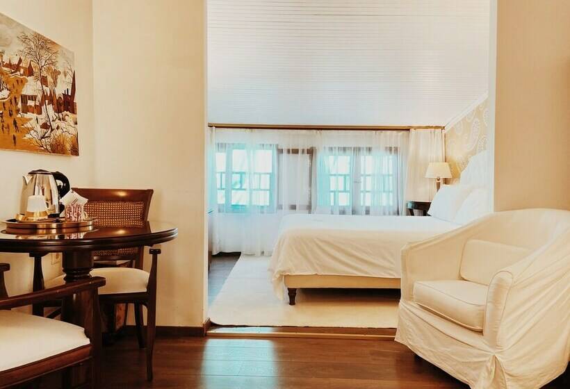 标准三人间, Five Seasons Pension