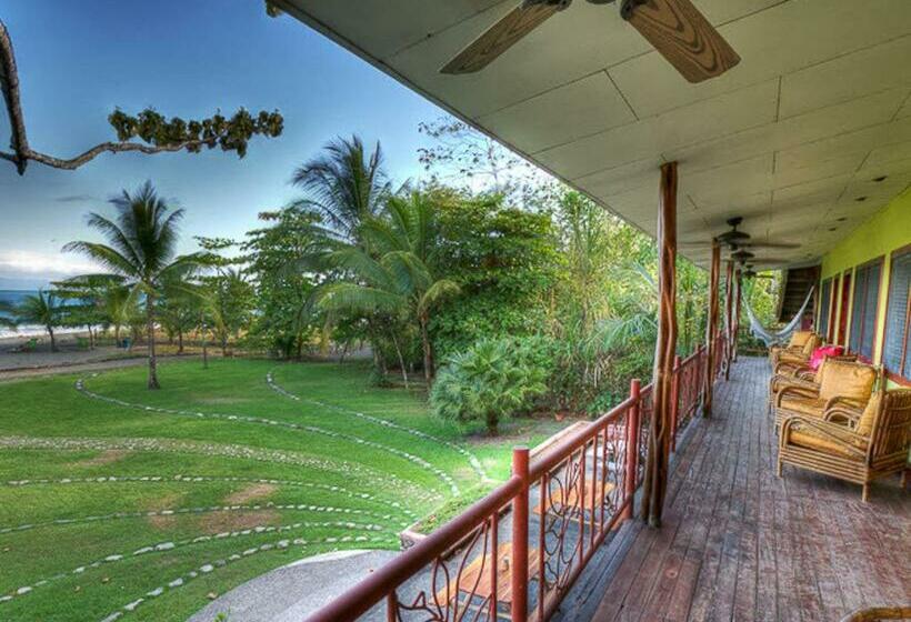 اتاق کلاب, Iguana Lodge Beach Resort