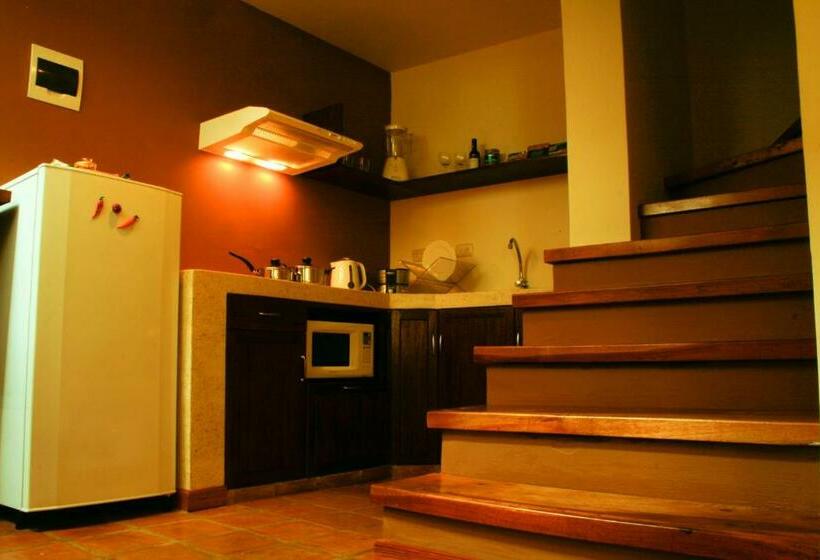 جناح عائلي, Kutty Wasi