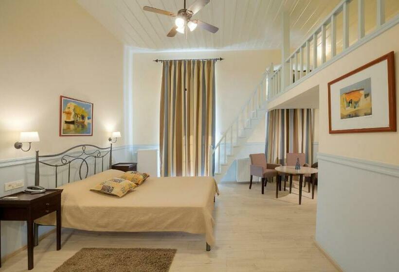 غرفة عائلية, Omorfi Poli