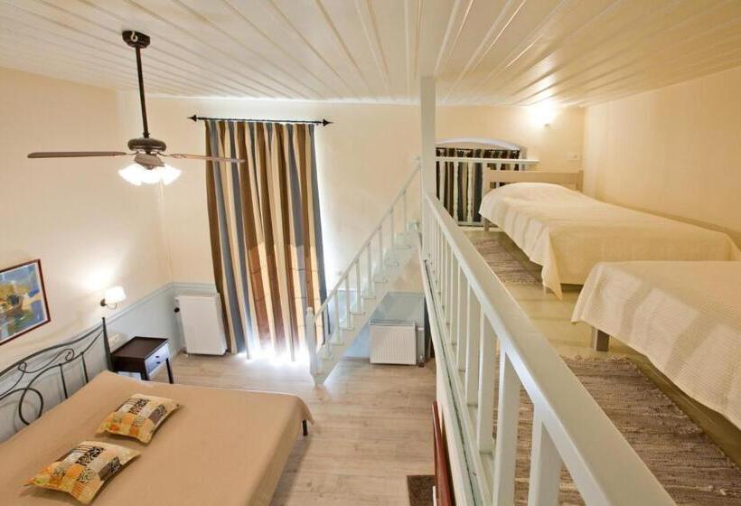 غرفة عائلية, Omorfi Poli