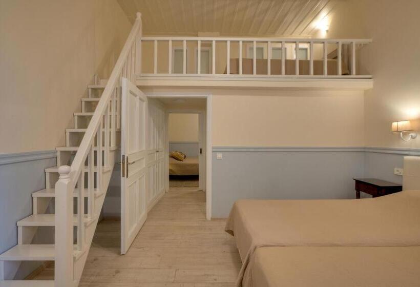 جناح عائلي, Omorfi Poli