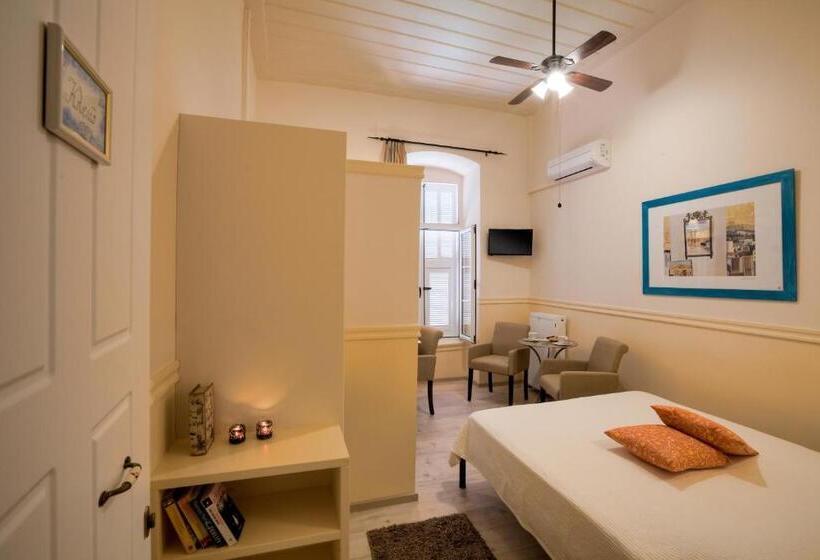 Quarto Estandar Individual, Omorfi Poli