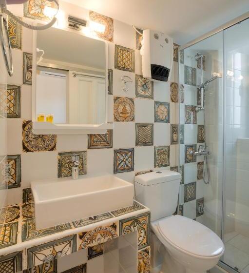 غرفة قياسية فردية, Omorfi Poli