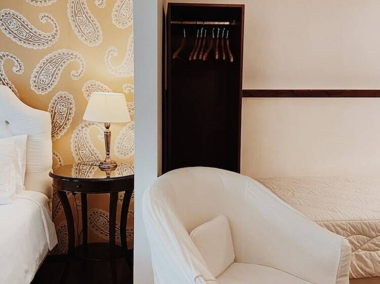 标准三人间, Five Seasons Pension