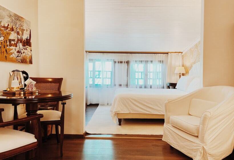 标准三人间, Five Seasons Pension