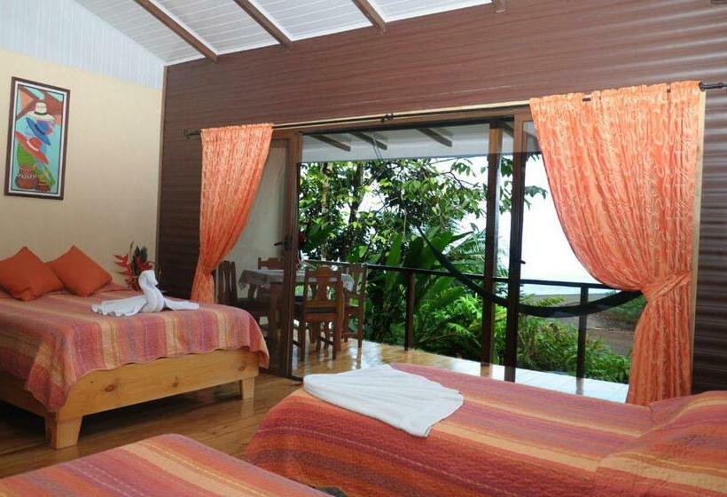 اتاق خانوادگی, Pirate Cove