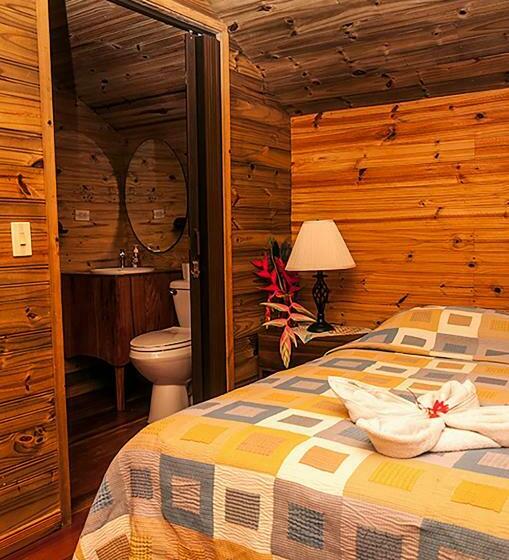 اتاق استاندارد سه نفره, Pirate Cove