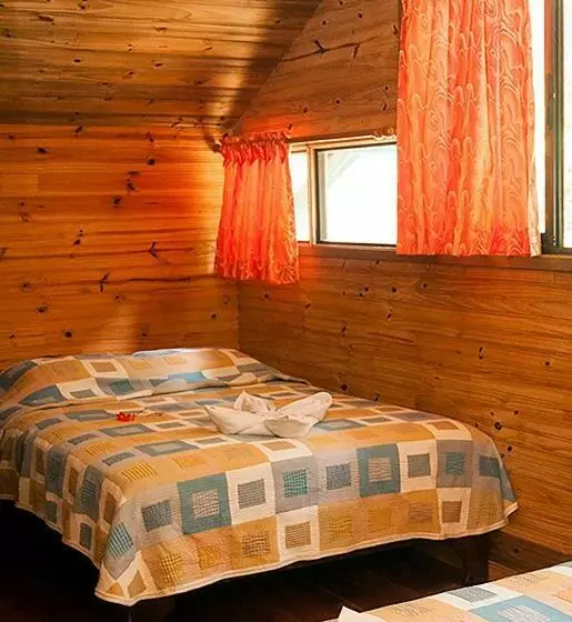 اتاق استاندارد سه نفره, Pirate Cove