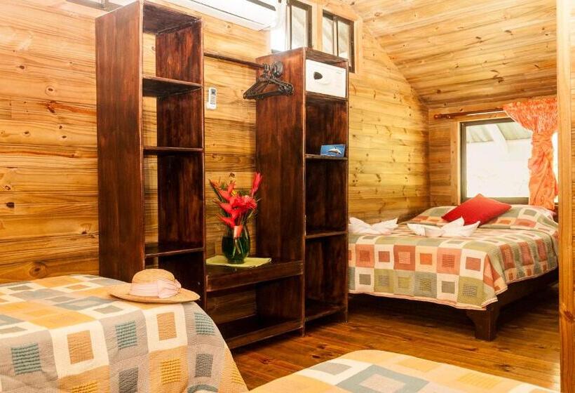 اتاق استاندارد سه نفره, Pirate Cove