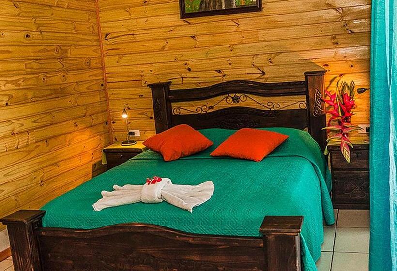 اتاق لوکس, Pirate Cove