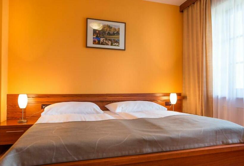 スタンダードルーム, Skanzen