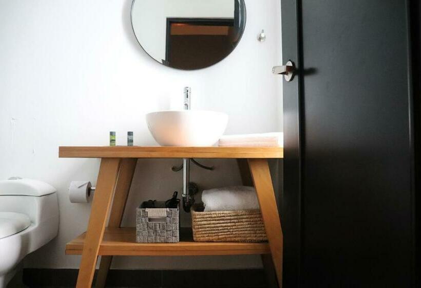 اتاق استاندارد با تخت بزرگ, The Lot Boutique