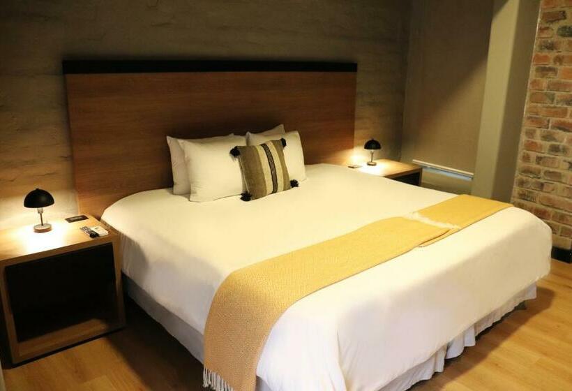 اتاق استاندارد با تخت بزرگ, The Lot Boutique