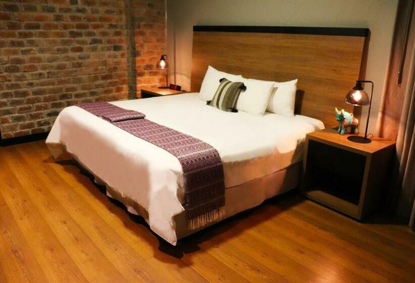 اتاق استاندارد با تخت بزرگ, The Lot Boutique