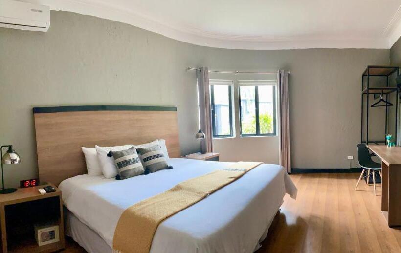 اتاق استاندارد با تخت بزرگ, The Lot Boutique