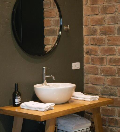 اتاق استاندارد با تخت بزرگ, The Lot Boutique