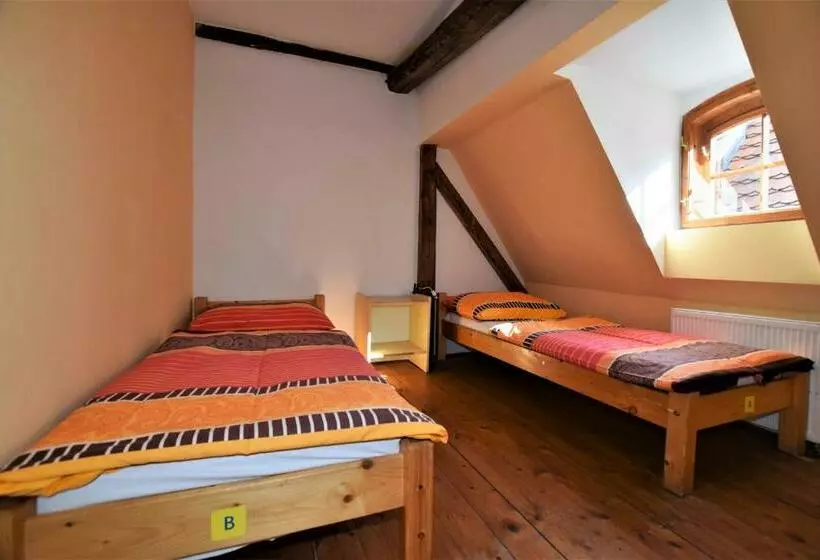 バス共有のスタンダードルーム, Travel Hostel