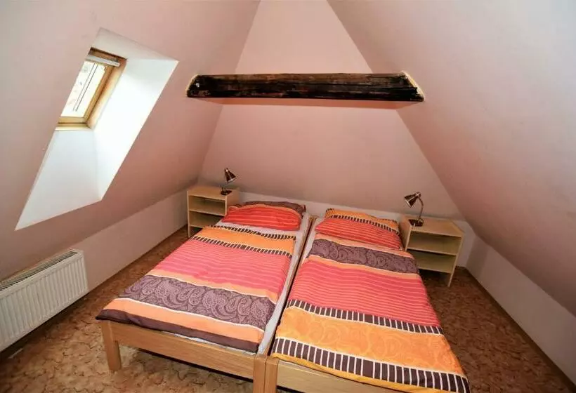 バス共有のスタンダードルーム, Travel Hostel