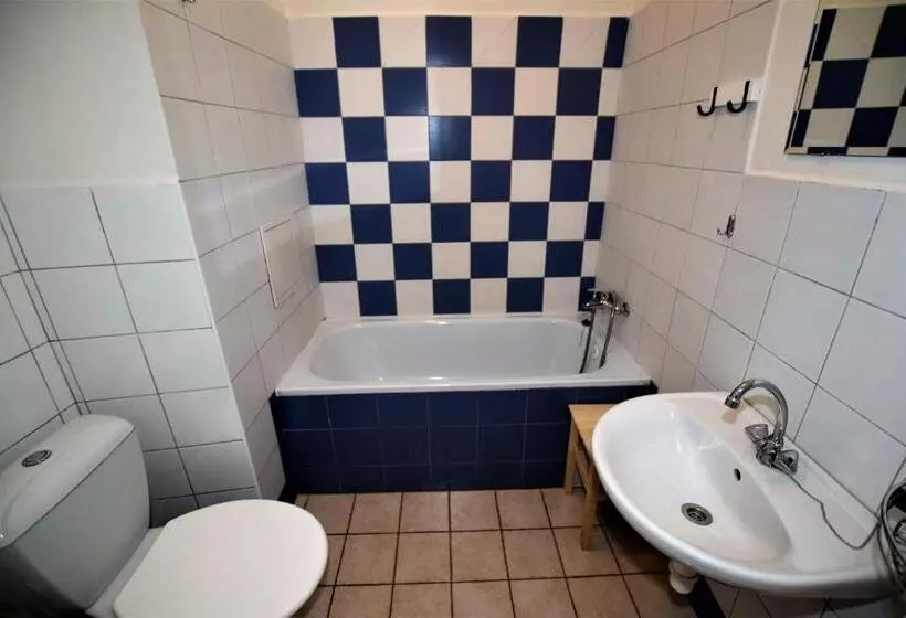 １ベッドルームエコノミーアパートメント, Travel Hostel