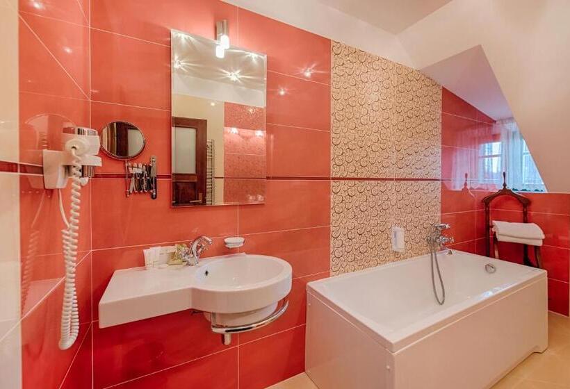 חדר סופריור, Zlatý Orel