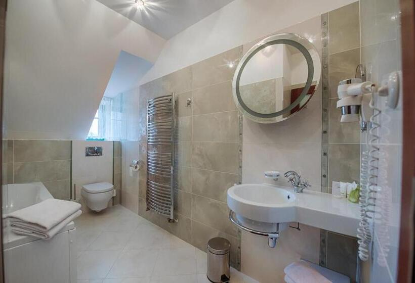 חדר סופריור, Zlatý Orel