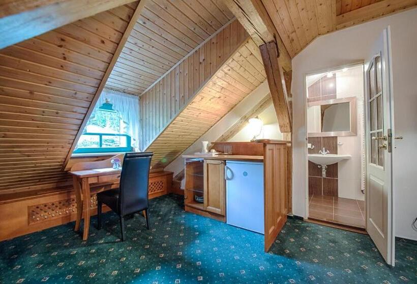 סוויטה עם ג'קוזי, Zlatý Orel