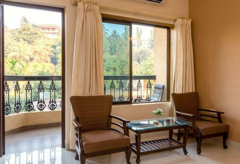 Номер Deluxe Вид на Бассейн, Rendezvous Beach Resort Panjim