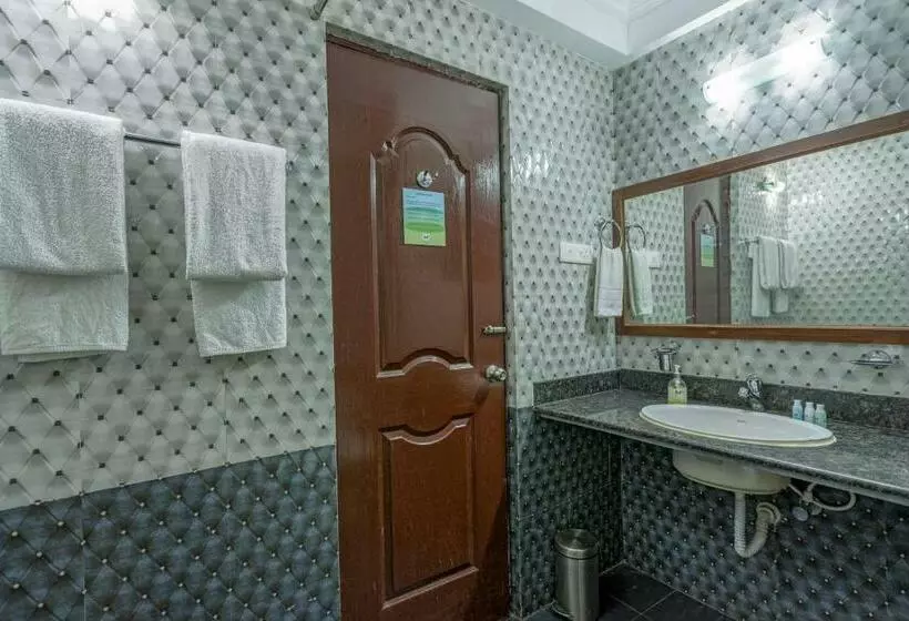 プールの見えるデラックスルーム, Rendezvous Beach Resort Panjim