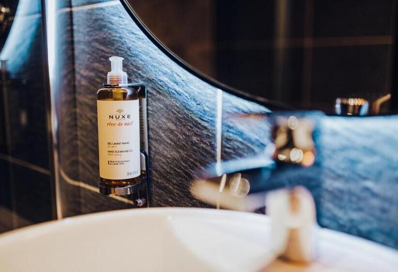 غرفة ديلوكس رباعية, Wine & Wellness Hotel Besední Dům