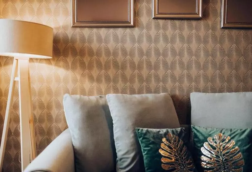 اتاق لوکس چهار تخته, Wine & Wellness Hotel Besední Dům