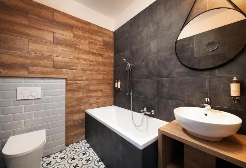 Номер Deluxe, Wine & Wellness Hotel Besední Dům