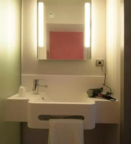 トリプルクラシックルーム, B&b Hotel La Rochelle Beaulieu Puilboreau