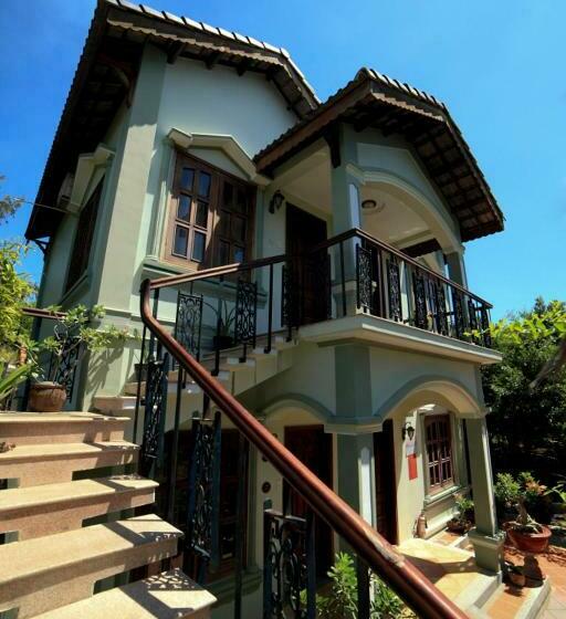 اتاق لوکس با چشمانداز باغ, Gold Rooster Resort