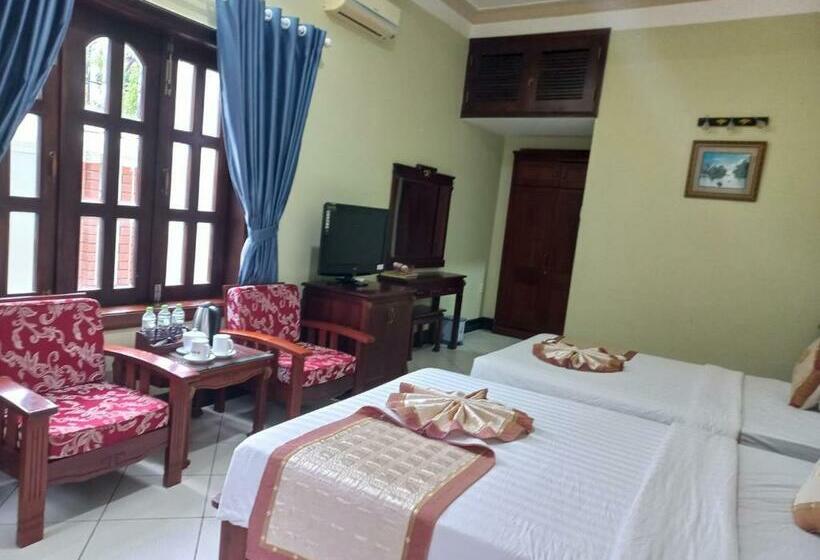 اتاق خانوادگی با چشم‌انداز باغ, Gold Rooster Resort