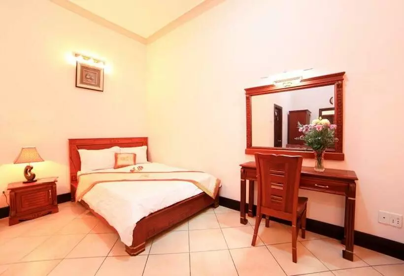 اتاق لوکس با چشم‌انداز باغ, Gold Rooster Resort