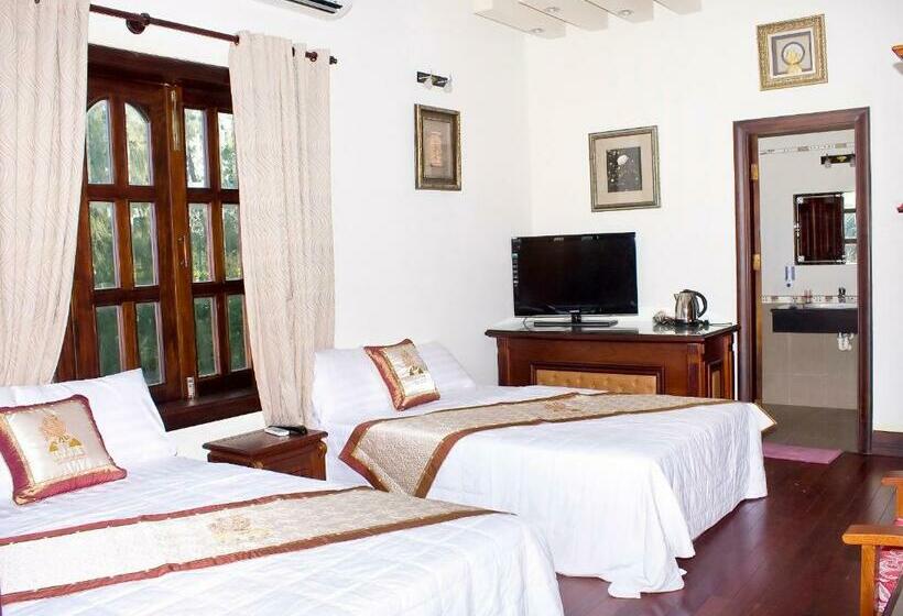 اتاق خانوادگی با چشمانداز باغ, Gold Rooster Resort