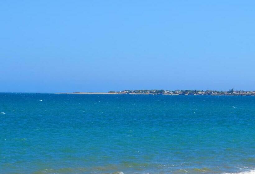 اتاق لوکس با چشمانداز باغ, Gold Rooster Resort